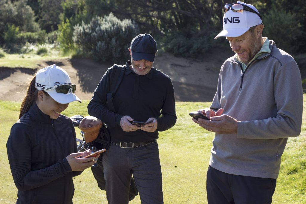 Golfers on phones